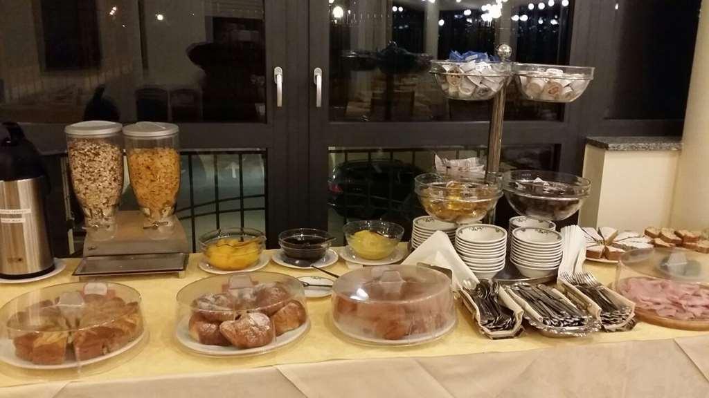 Hotel San Giorgio Sangano Restaurant photo